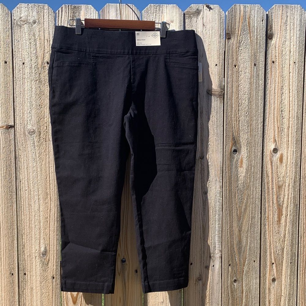 Take 50% OFF- St. John's Bay Black Ankle Pants, Size-16P - Picture 3 of 11